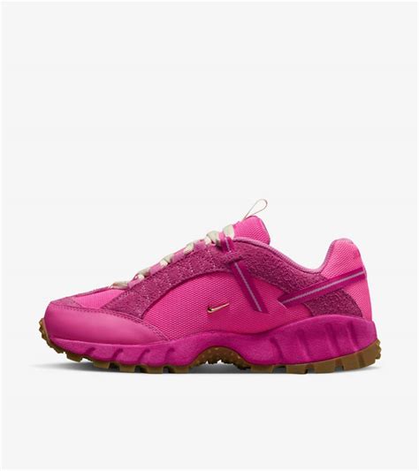 nike humara pink flash